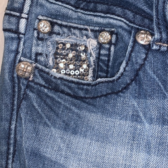 Women’s Denim Jeans - Picture 2 of 6